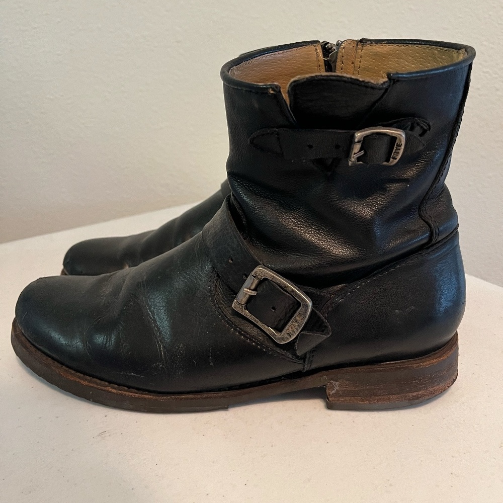 FRYE Women's Veronica Short Boot Black Leather Size 10 M Buckle Slouch